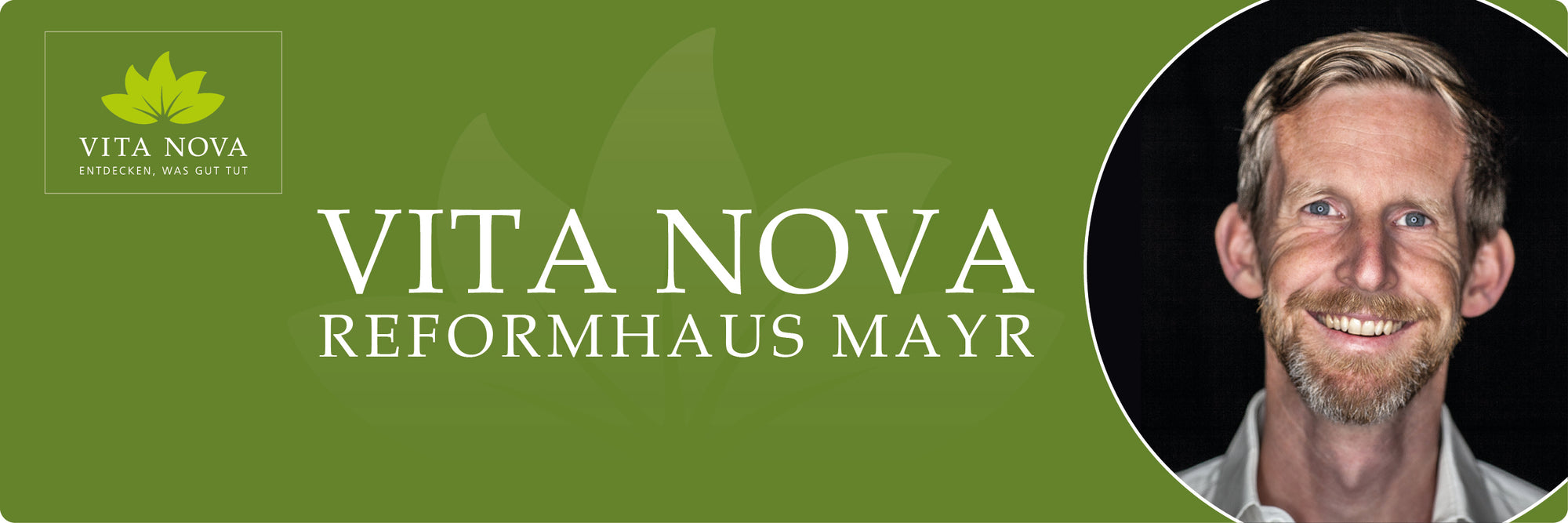 VitaNova Reformhaus Mayr Banner in der Ecke mit einem Portraitfoto vom Inhaber Michael Mayr
